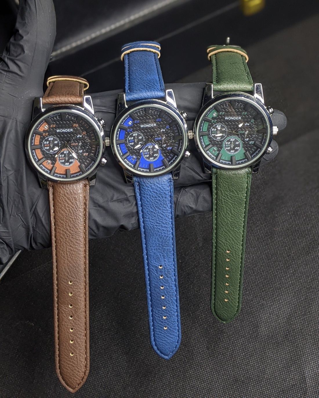 Wonder Classic Sports Dial Watch with Leather Straps